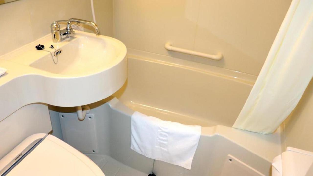 Toyoko Inn Tsu Eki Nishi Guchi Eksteriør bilde